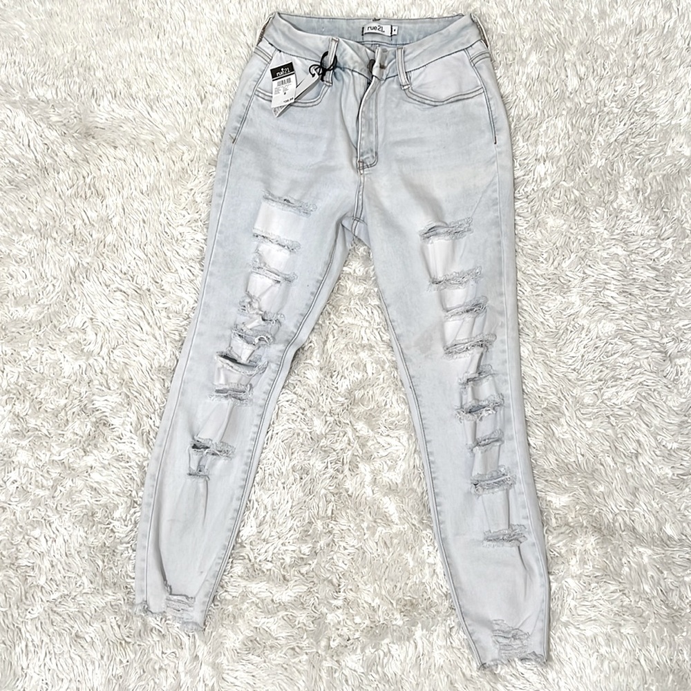RUE21 Curvy Fray Hem Jeans